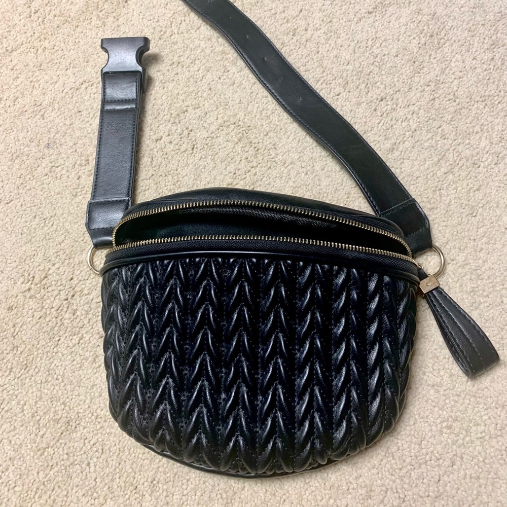 PRICE DROP!!Quilted Waist Pack in Black